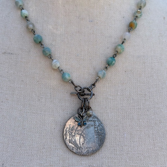 Stone necklace - Picture 2 of 3